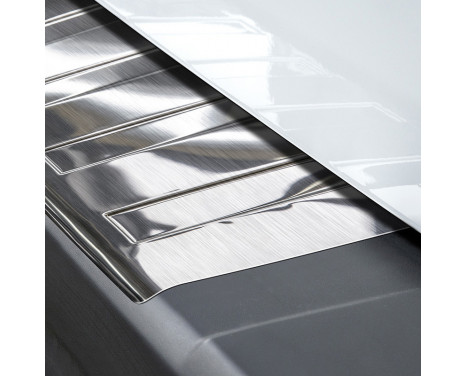 Stainless steel bumper protector suitable for Opel Vivaro / Renault Trafic 2014- 'Ribs', Image 3
