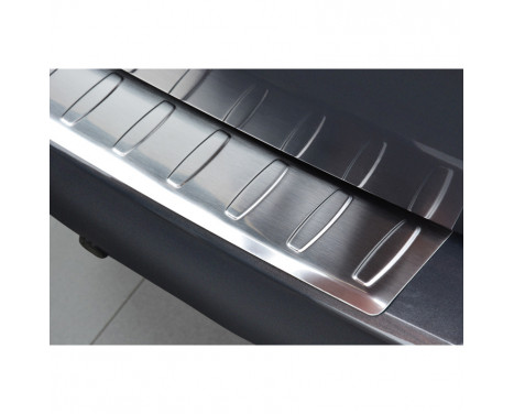 Stainless steel bumper protector suitable for Opel Zafira B 2010-2012 'Ribs', Image 3
