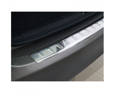 Stainless steel bumper protector suitable for Skoda Fabia II Combi 2007- 'Ribs', Image 3