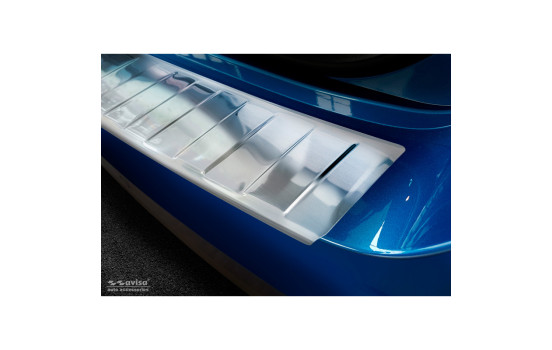 Stainless steel bumper protector suitable for Skoda Kamiq 2019- 'Ribs', Image 4