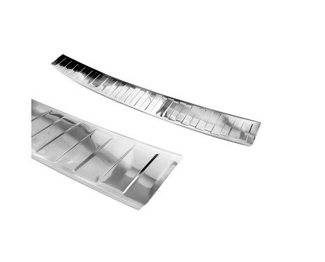 Stainless steel bumper protector suitable for Skoda Kamiq 2019- 'Ribs', Image 5