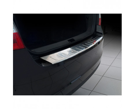 Stainless steel bumper protector suitable for Skoda Octavia III sedan 2013- 'Ribs', Image 3