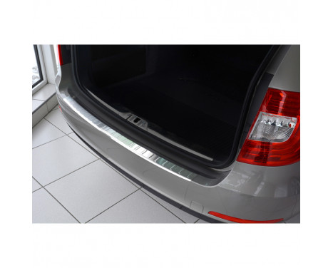 Stainless steel bumper protector suitable for Skoda Superb Combi 2013-2015 'Ribs'