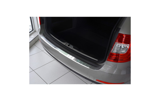 Stainless steel bumper protector suitable for Skoda Superb Combi 2013-2015 'Ribs'