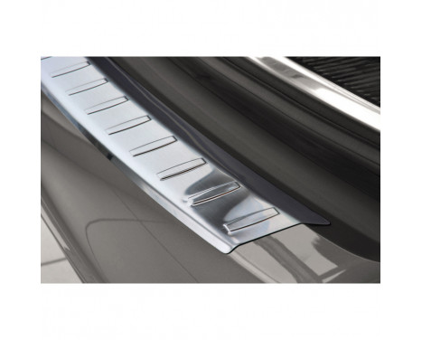 Stainless steel bumper protector suitable for Skoda Superb Combi 2013-2015 'Ribs', Image 3