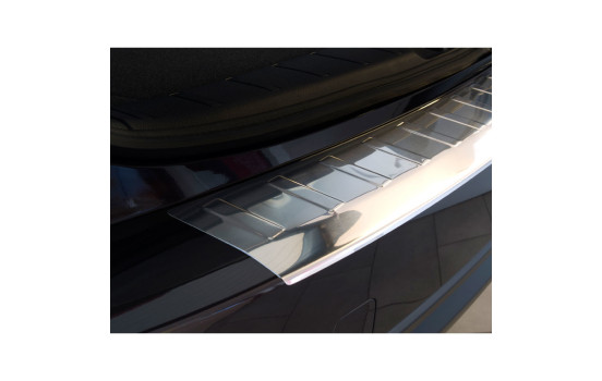 Stainless steel bumper protector suitable for Subaru Forester IV 2012- 'Ribs', Image 3