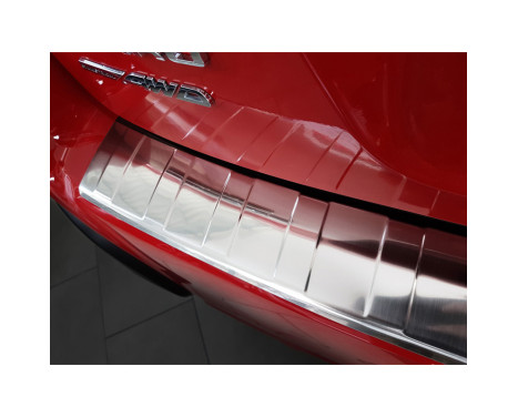 Stainless steel bumper protector suitable for Subaru XV II 2017- 'Ribs', Image 4