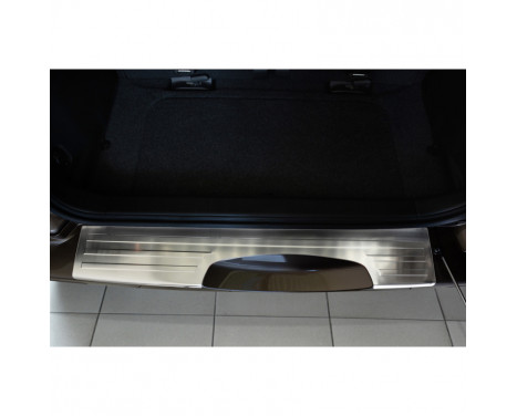 Stainless steel bumper protector suitable for Suzuki Grand Vitara II 5-door 2006- (with spare wheel), Image 2