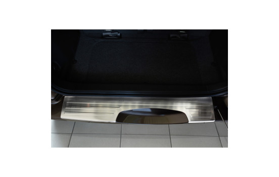 Stainless steel bumper protector suitable for Suzuki Grand Vitara II 5-door 2006- (with spare wheel), Image 2