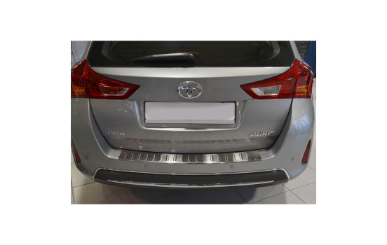 Stainless steel bumper protector suitable for Toyota Auris Touring Sports 2013-2015 'Ribs', Image 2