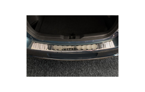 Stainless steel bumper protector suitable for Toyota Auris Touring Sports 2015- 'Ribs', Image 2