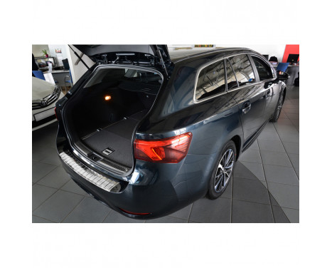 Stainless steel bumper protector suitable for Toyota Avensis III Wagon Facelift 2015- 'Ribs', Image 2