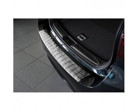 Stainless steel bumper protector suitable for Toyota Avensis III Wagon Facelift 2015- 'Ribs', Image 5