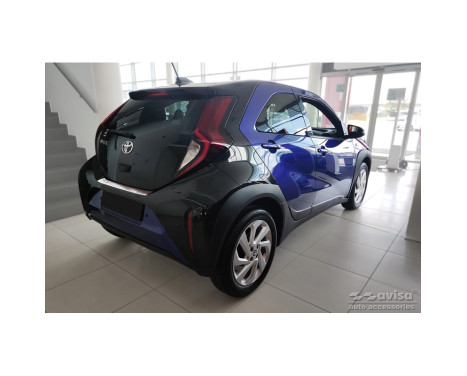 Stainless steel bumper protector suitable for Toyota Aygo X 2022- 'Ribs', Image 5