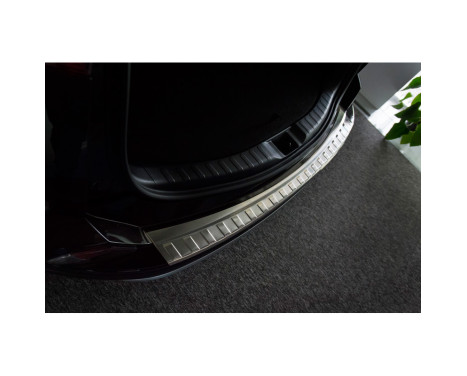 Stainless steel bumper protector suitable for Toyota RAV4 2015- 'Ribs', Image 3