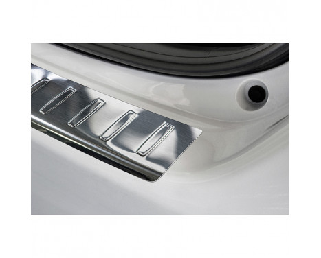 Stainless steel bumper protector suitable for Toyota Yaris III Facelift 2014- 'Ribs', Image 3