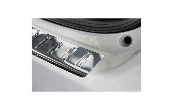 Stainless steel bumper protector suitable for Toyota Yaris III Facelift 2014- 'Ribs', Image 3