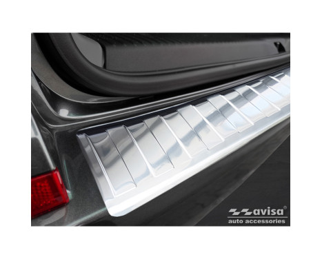 Stainless steel bumper protector suitable for Volkswagen Caravelle T6 2015- & FL 2019- (with tailgate) 'Ri, Image 4