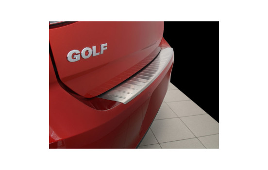 Stainless steel bumper protector suitable for Volkswagen Golf VII 5-door 2012- 'Ribs', Image 3