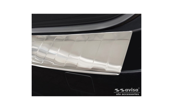 Stainless steel bumper protector suitable for Volvo V70 Facelift 2013- 'Ribs', Image 3