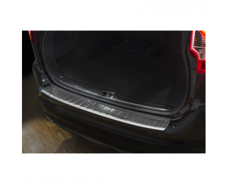 Stainless steel bumper protector suitable for Volvo XC60 2013- 'Ribs', Image 4