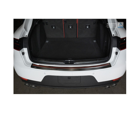 Stainless steel Rear bumper protector 'Deluxe' Porsche Macan 2014- Black / Red-Black Carbon, Image 4