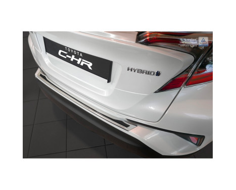 Stainless steel Rear bumper protector 'Deluxe' Toyota C-HR 2016- Chrome / Black Carbon, Image 2