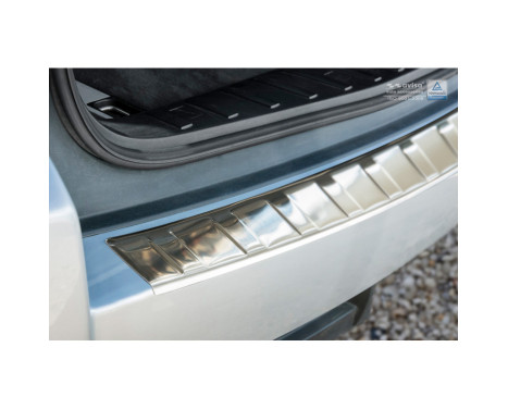 Stainless steel rear bumper protector BMW X3 (E83) Facelift 2006-2010 'Ribs', Image 4