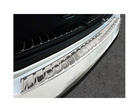 Stainless steel rear bumper protector BMW X3 (G01) 2017- excl. M-package 'Ribs', Image 2