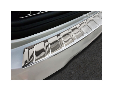 Stainless steel rear bumper protector BMW X3 (G01) 2017- excl. M-package 'Ribs', Image 4