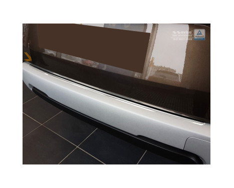 Stainless steel rear bumper protector Dacia Duster II 2018- 'Ribs', Image 3