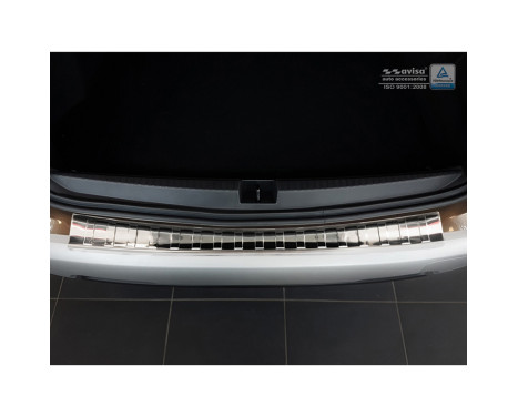Stainless steel rear bumper protector Dacia Duster II 2018- 'Ribs', Image 4