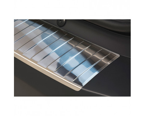 Stainless steel rear bumper protector Dacia Sandero II 2012-, Image 3