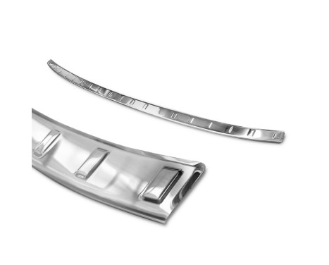 Stainless steel rear bumper protector Mazda CX-30 2019- 'Ribs', Image 4