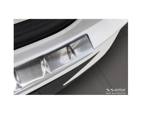 Stainless Steel Rear Bumper Protector suitable for BMW X4 G02 FL 2021 - with M-Package 'Ribs', Image 4