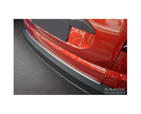 Stainless steel rear bumper protector suitable for Dacia Jogger 2022- 'Ribs', Image 4