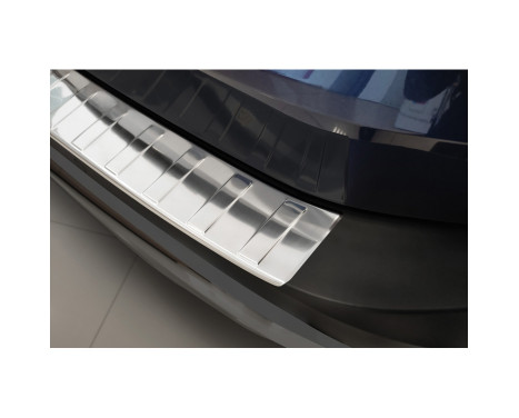 Stainless steel rear bumper protector suitable for Nissan X-Trail IV (T33) 2021- 'Ribs', Image 4