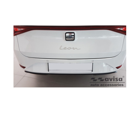 Stainless steel rear bumper protector suitable for Seat Leon IV ST 2020- 'Ribs', Image 4