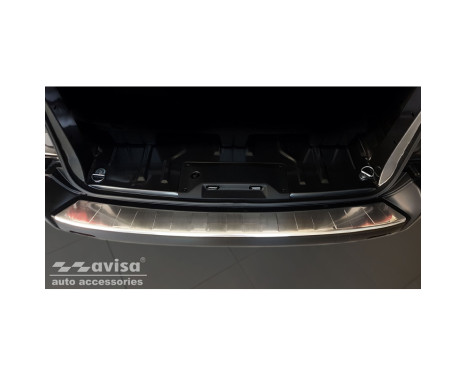 Stainless steel rear bumper protector suitable for Toyota Proace II Furgon 2016- 'Ribs', Image 2