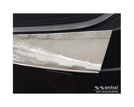 Stainless steel Rear bumper protector suitable for Volvo V70 Facelift 2013- 'Ribs', Image 3