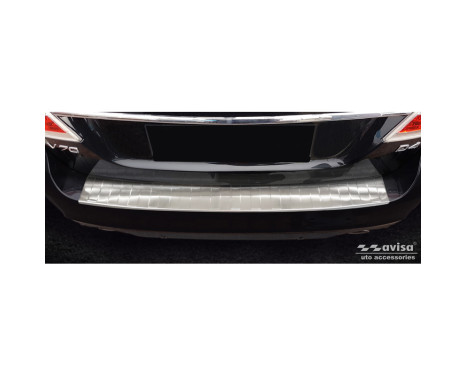 Stainless steel Rear bumper protector suitable for Volvo V70 Facelift 2013- 'Ribs', Image 4