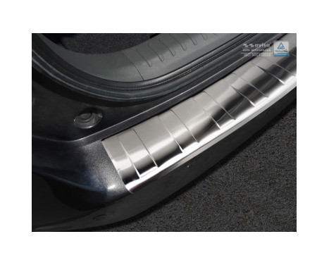 Stainless steel Rear bumper protector Toyota Prius + Wagon 2012-2015 'Ribs', Image 4