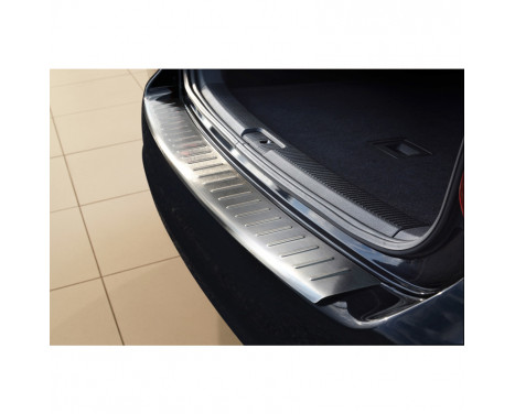 Stainless steel rear bumper protector Volkswagen Golf V / VI Variant 2003-2012 'Ribs', Image 3