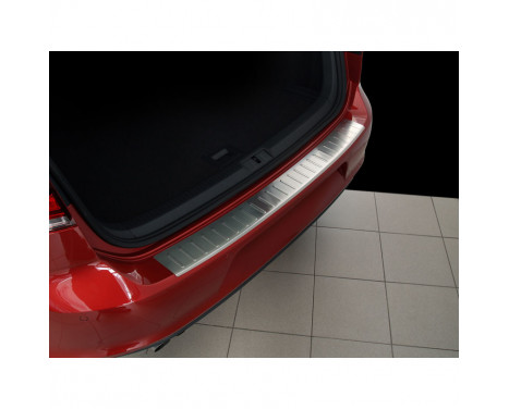 Stainless steel rear bumper protector Volkswagen Golf VII 5 doors 2012- 'Ribs', Image 2