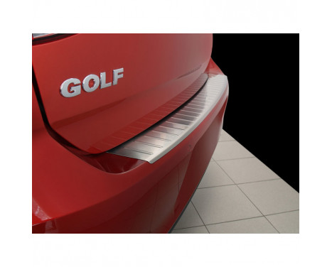 Stainless steel rear bumper protector Volkswagen Golf VII 5 doors 2012- 'Ribs', Image 3