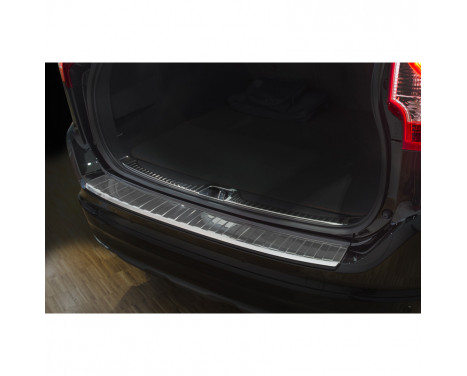 Stainless steel rear bumper protector Volvo XC60 2013- 'Ribs', Image 4