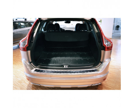 Stainless steel rear bumper protector Volvo XC60 2013- 'Ribs', Image 7
