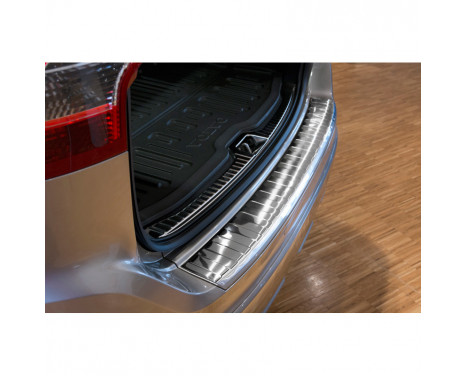 Stainless steel rear bumper protector Volvo XC60 2013- 'Ribs', Image 10