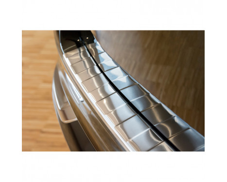 Stainless steel rear bumper protector Volvo XC90 2015- 'Ribs', Image 5