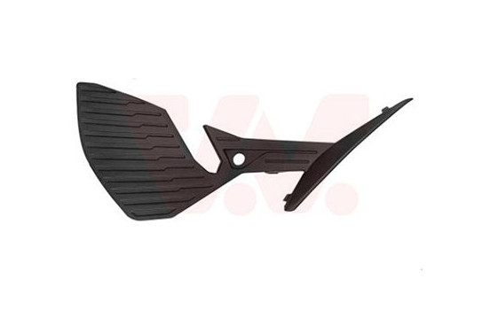 FRONT BUMPER TRIM R.